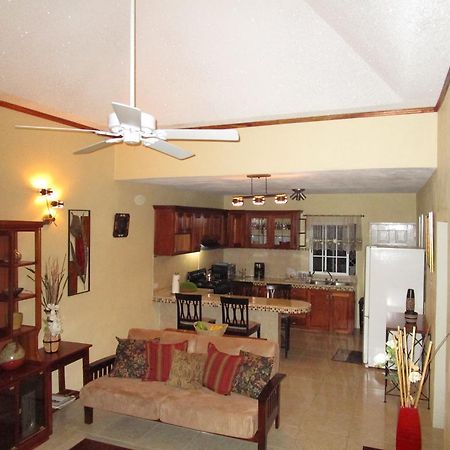 The Residence Portmore Apartments Dış mekan fotoğraf