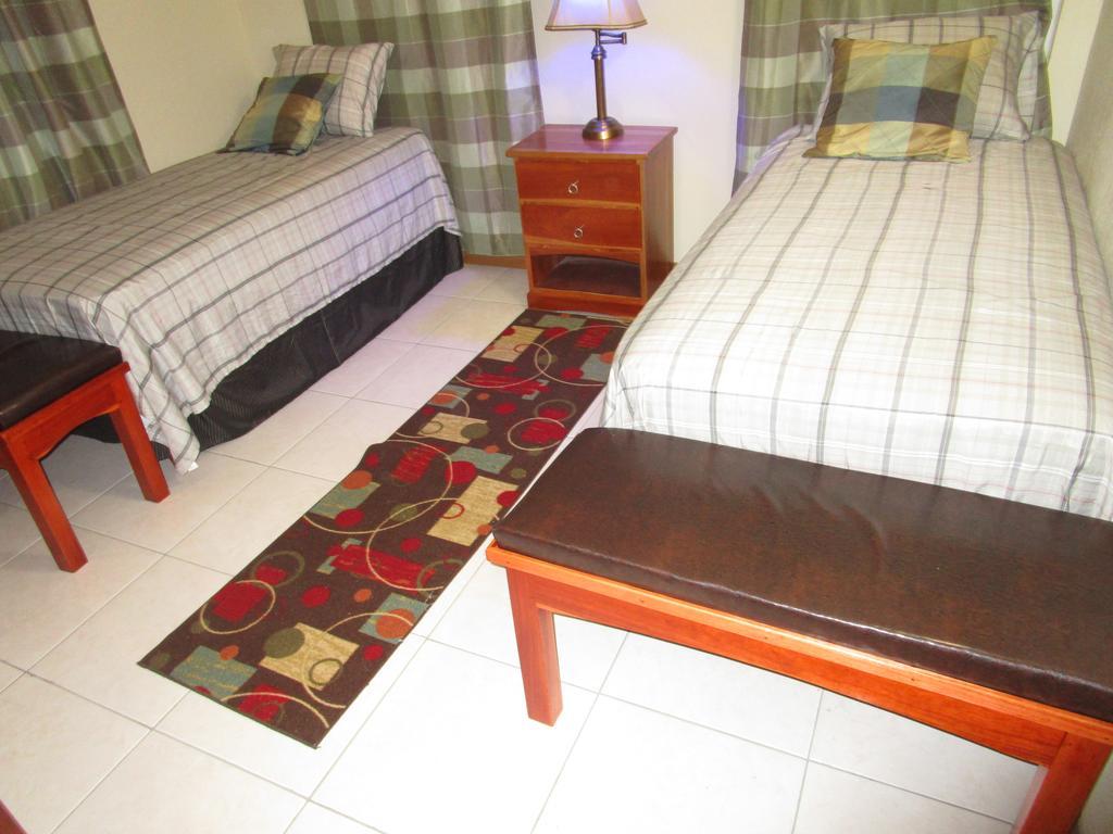 The Residence Portmore Apartments Dış mekan fotoğraf