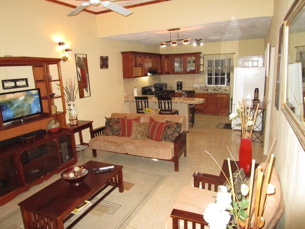 The Residence Portmore Apartments Dış mekan fotoğraf