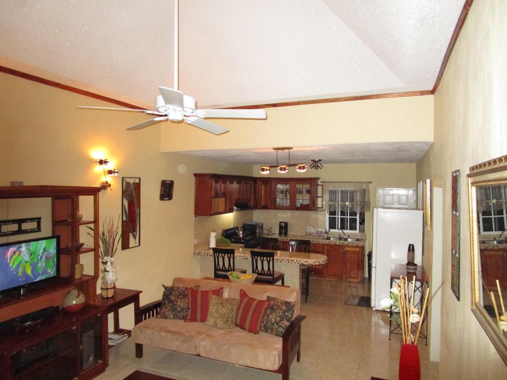 The Residence Portmore Apartments Dış mekan fotoğraf
