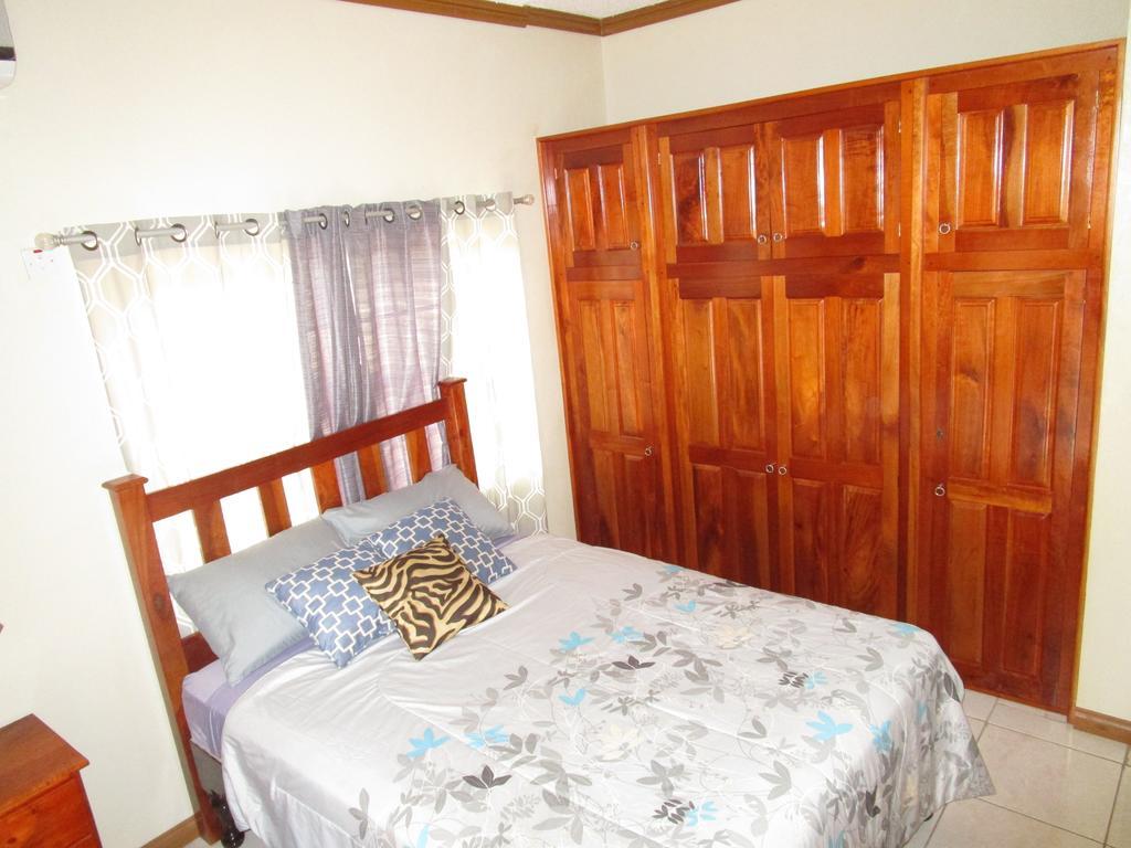 The Residence Portmore Apartments Dış mekan fotoğraf