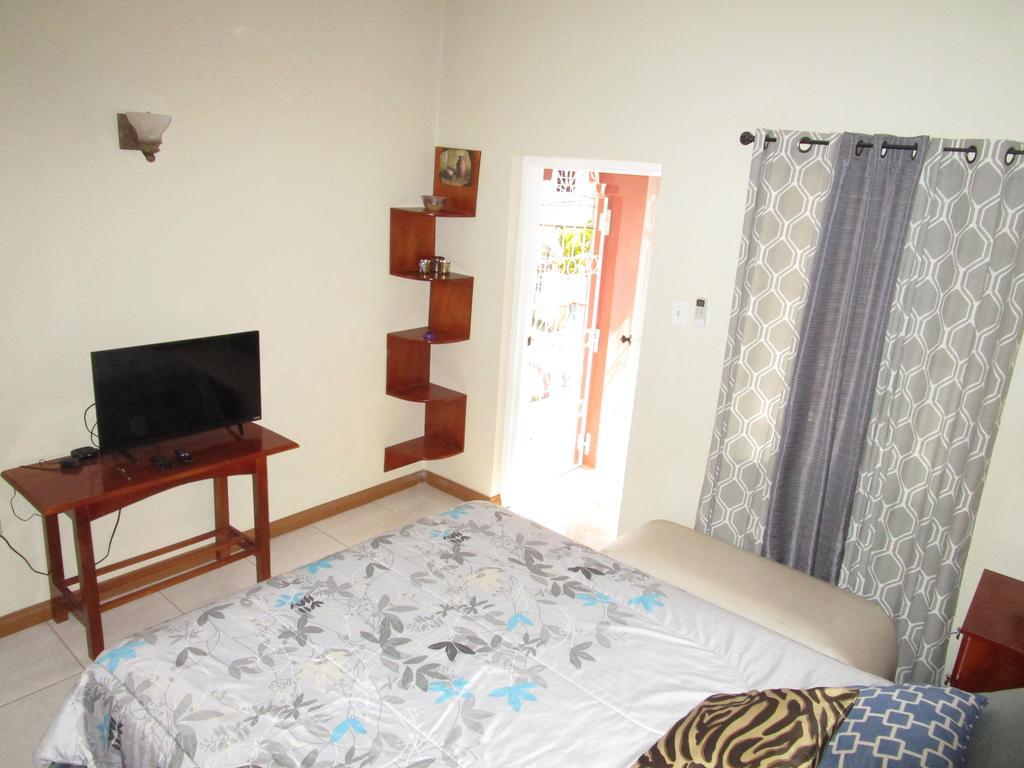 The Residence Portmore Apartments Dış mekan fotoğraf