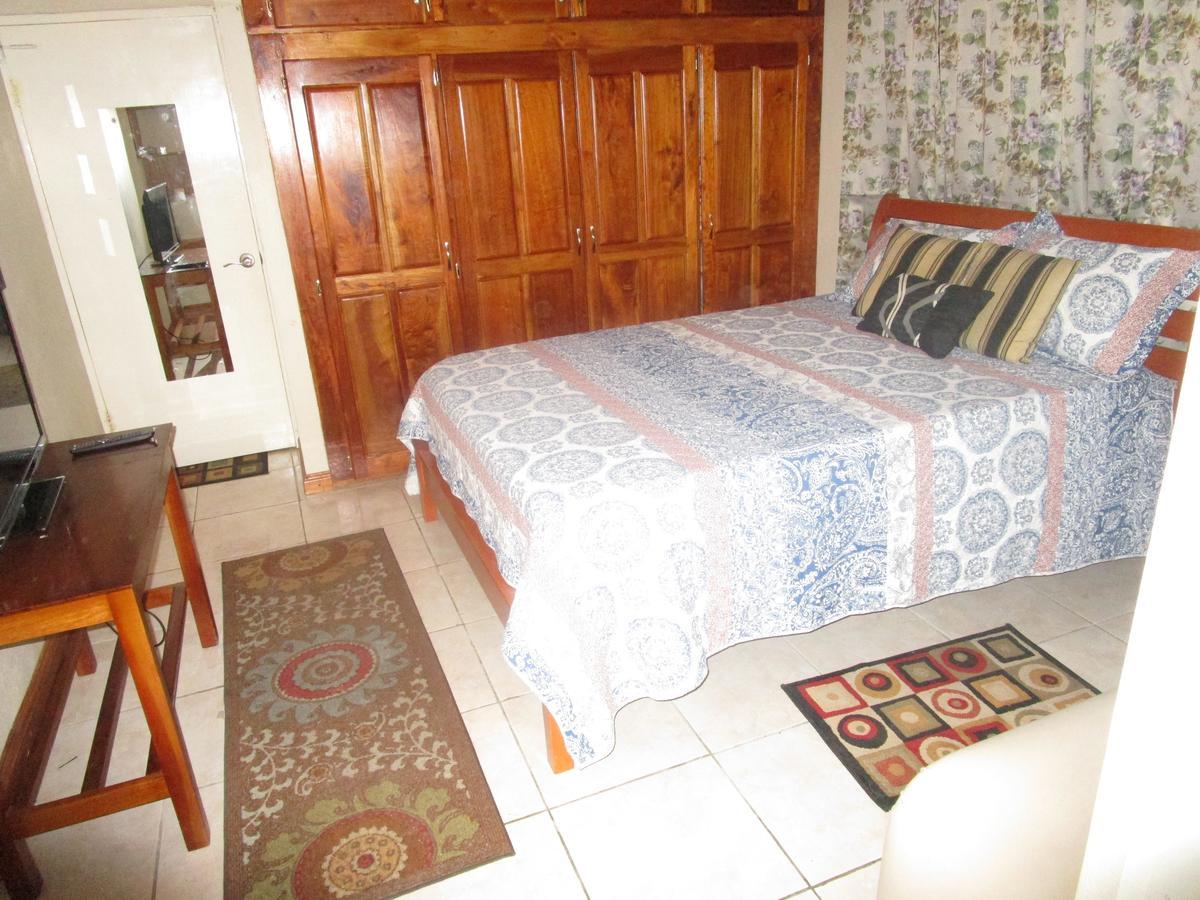 The Residence Portmore Apartments Dış mekan fotoğraf