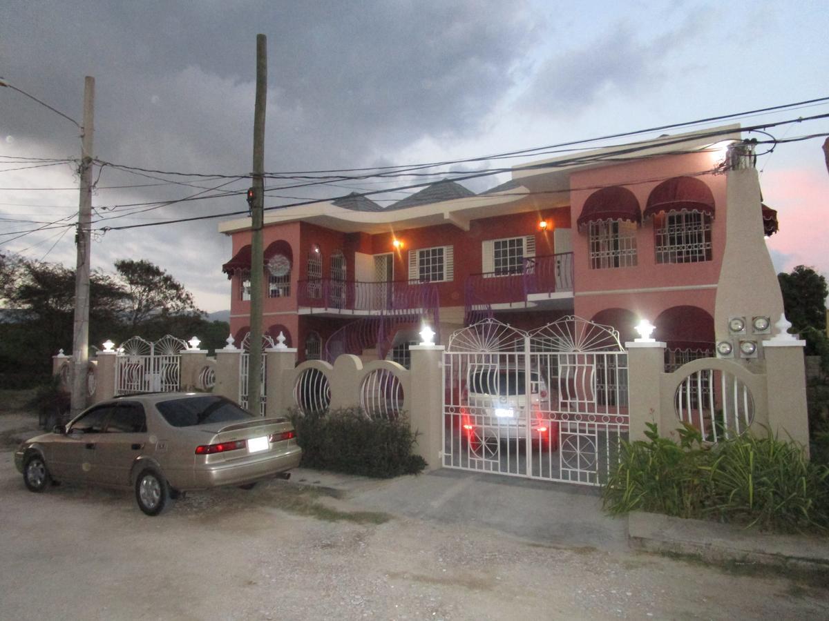 The Residence Portmore Apartments Dış mekan fotoğraf