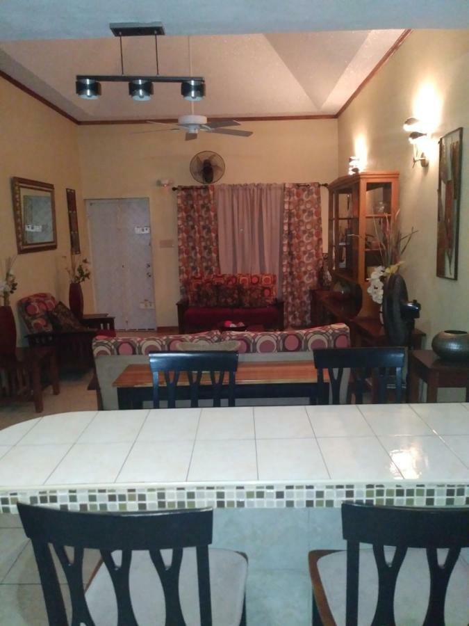 The Residence Portmore Apartments Dış mekan fotoğraf